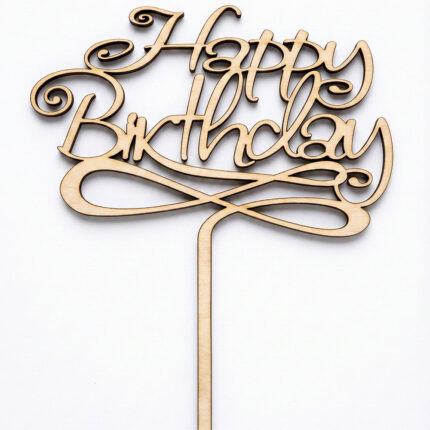 Drewniany topper na tort z napisem Happy Birthday wykonany ze sklejki, ozdobna czcionka, dekoracja w stylu rustykalnym